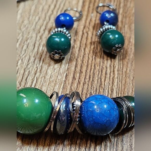 🩵Premier "Dive In" Blue & Green Dangling Earrings - Picture 5 of 8